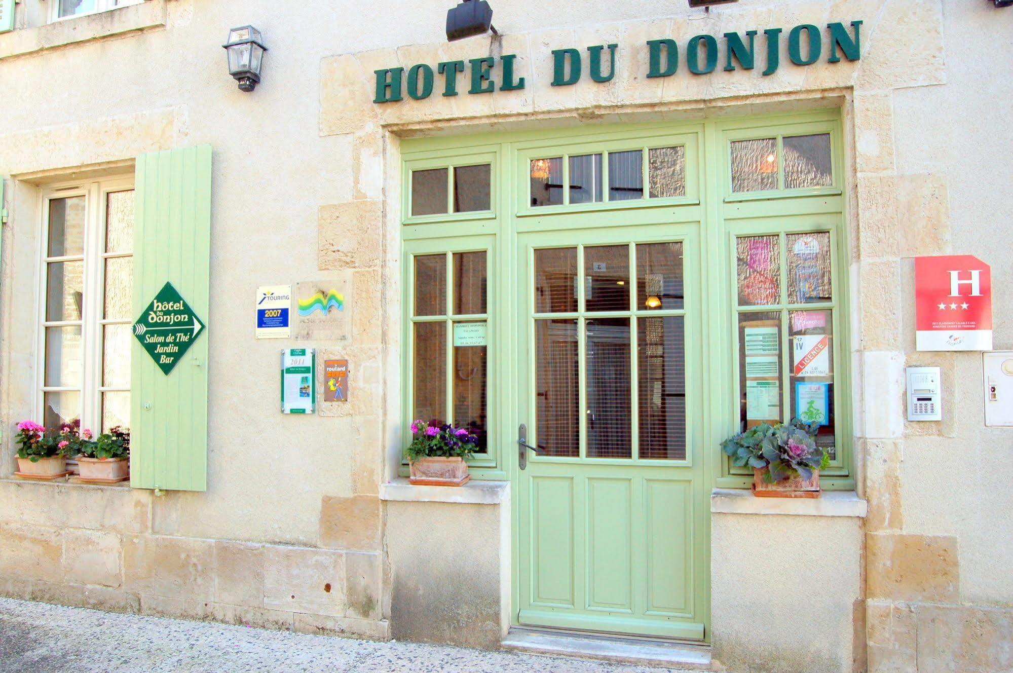 Hotel Du Donjon Aulnay  Exterior foto
